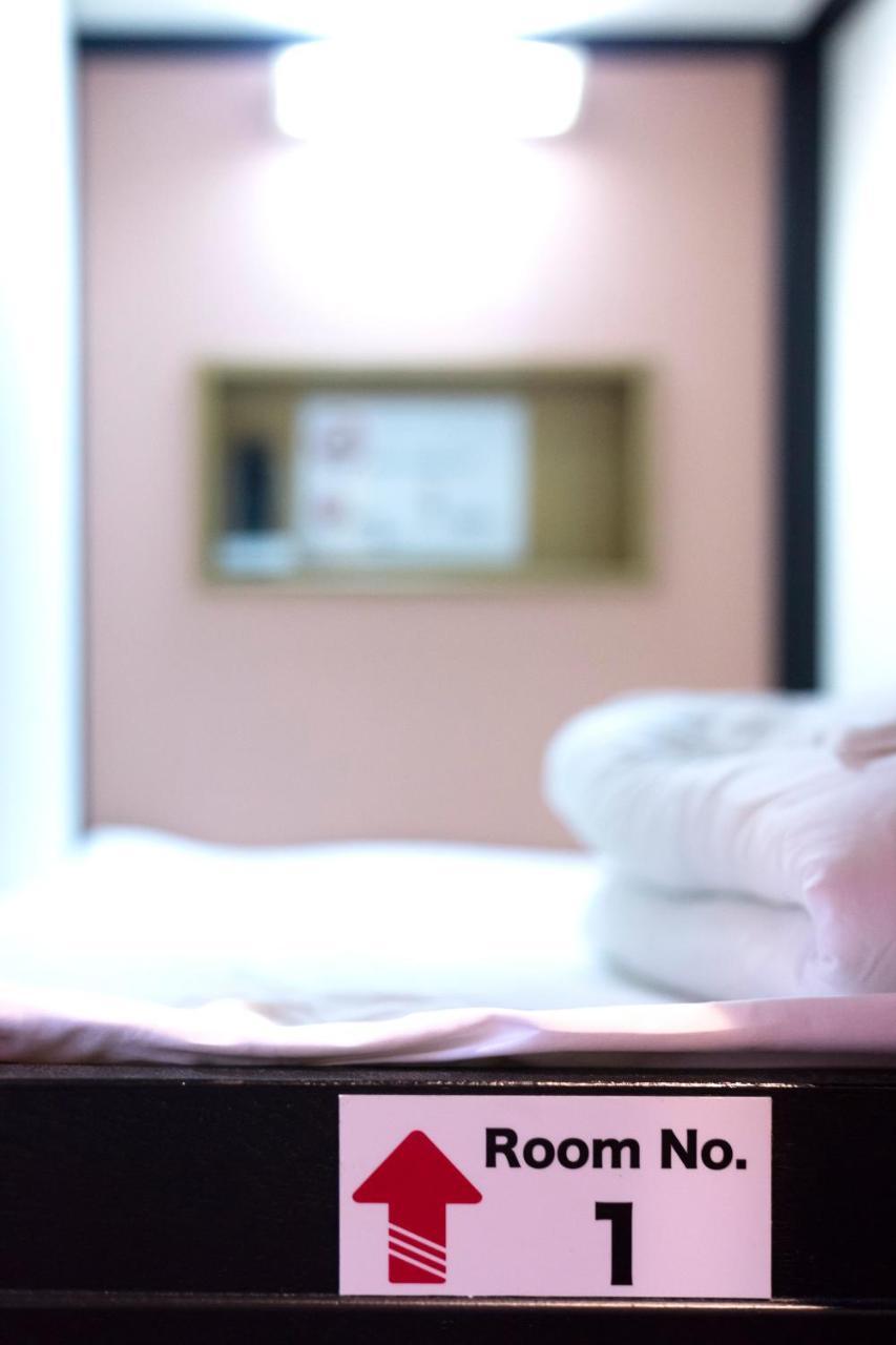 Capsule Hotel Hatagoya Tokyo Bagian luar foto