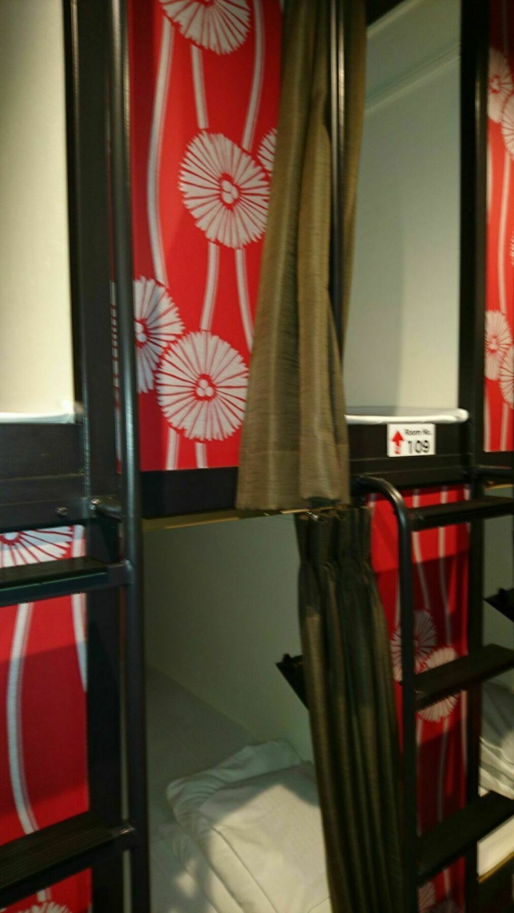Capsule Hotel Hatagoya Tokyo Bagian luar foto