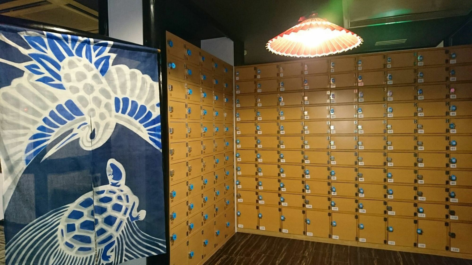 Capsule Hotel Hatagoya Tokyo Bagian luar foto